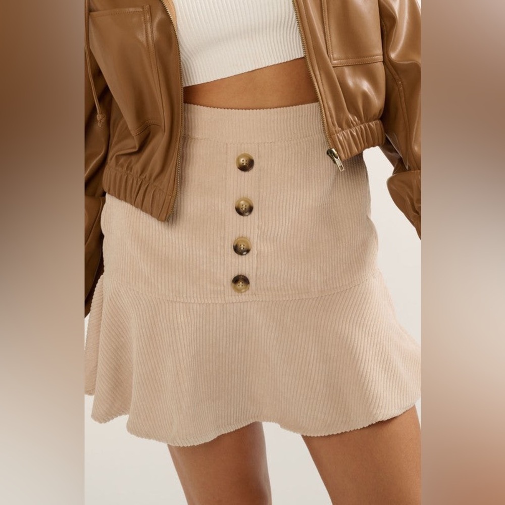 NWT Ruffle Skirt Size S Miniskirt Mini